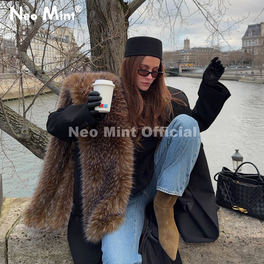 Street Fashion China Girl - Neo Mint Chic Brand Street Fashion