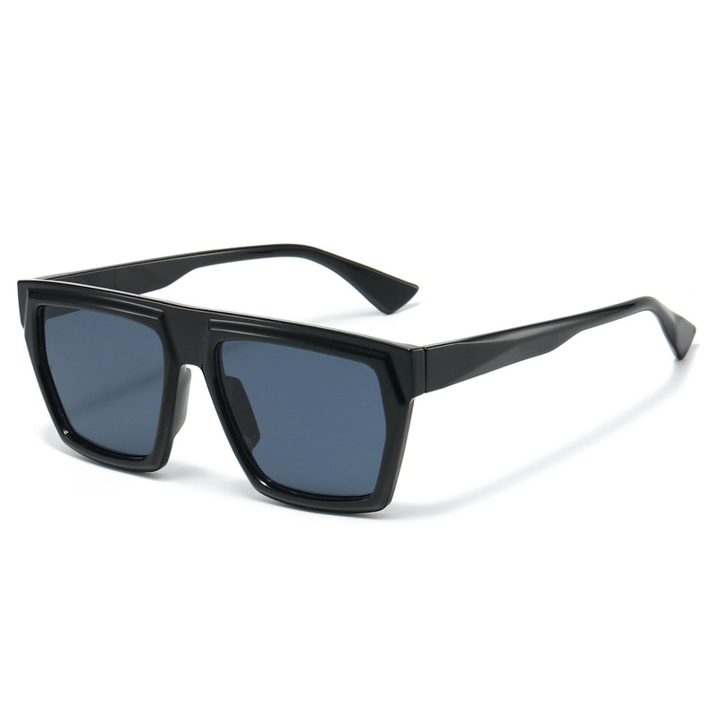 Street Fashion Photoshoot - Fashion square large-frame sunglasses for men
